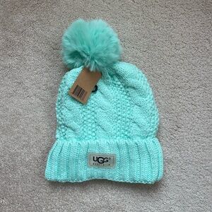 UGG Women’s Knit Cable Beanie NWT One Size
